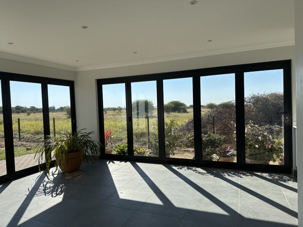 Voorbeeld van 'n vergrootte stoep by Euphoria Aftree Oord